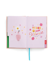 Load image into Gallery viewer, Classic 17-Month Academic Planner - Daisies