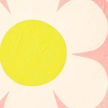 Load image into Gallery viewer, Giant Daisy Towel - Daisy
